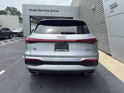 Used 2025 Audi Q5 Premium w/ Convenience Package AWD/4WD image 4