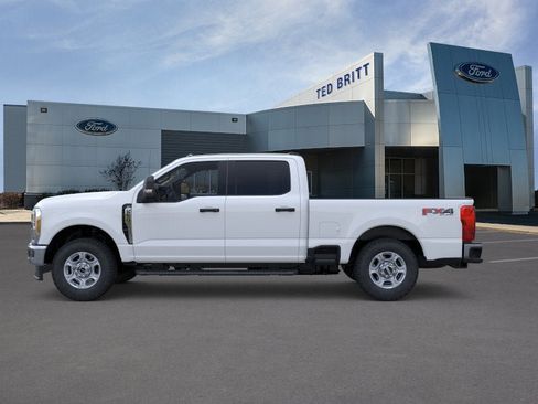 New 2026 Ford F250 XLT w/ FX4 Off-Road Package AWD/4WD image 4