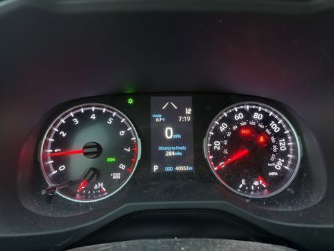 Used 2022 Toyota RAV4 XLE w/ Convenience Package image 12