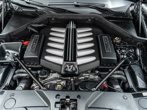 Used 2015 Rolls-Royce Wraith image 12