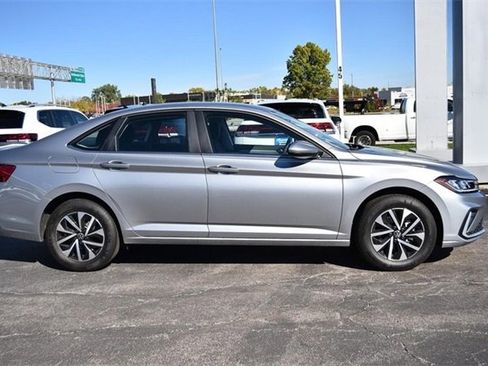 Certified 2025 Volkswagen Jetta S image 5