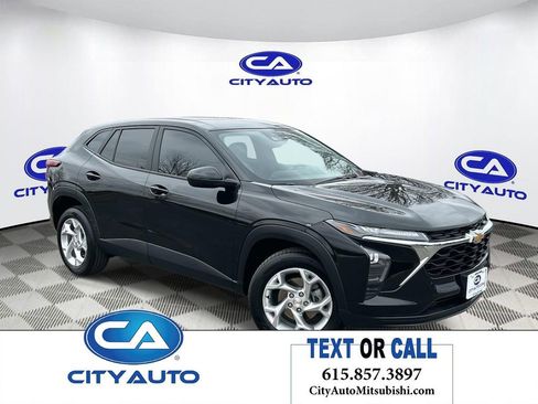 Used 2025 Chevrolet Trax LS w/ LS Convenience Package image 1