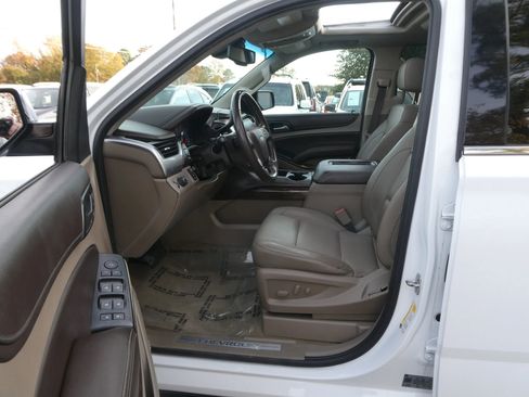 Used 2018 Chevrolet Suburban LT image 14