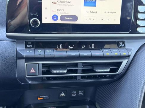 Certified 2025 Toyota Camry SE FWD image 5
