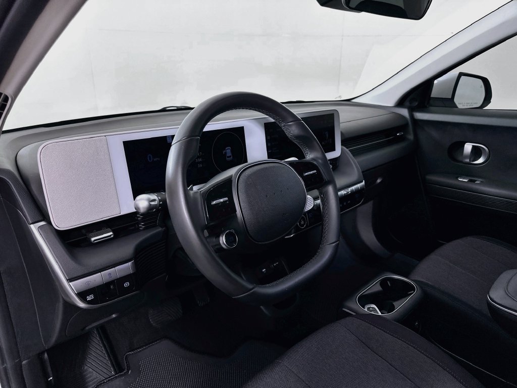 Certified 2024 Hyundai Ioniq 5 SE RWD image 9