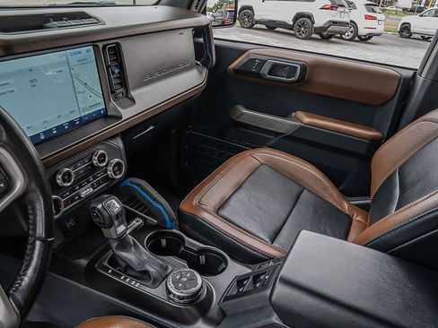 Used 2021 Ford Bronco Outer Banks AWD/4WD image 15