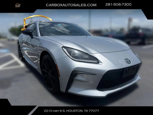 Used 2024 Toyota GR86 Premium RWD image 7