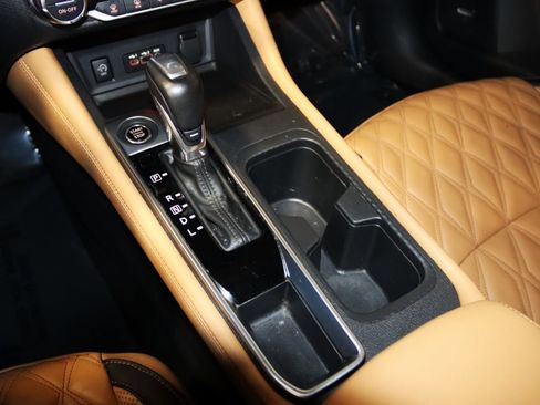 Used 2025 Nissan Sentra SV w/ SV Premium Package image 41