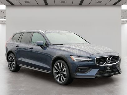 Used 2022 Volvo V60 T5 Cross Country