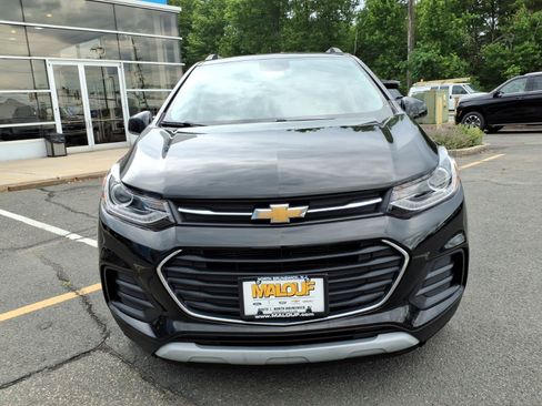 Certified 2019 Chevrolet Trax LT w/ LT Convenience Package FWD image 2