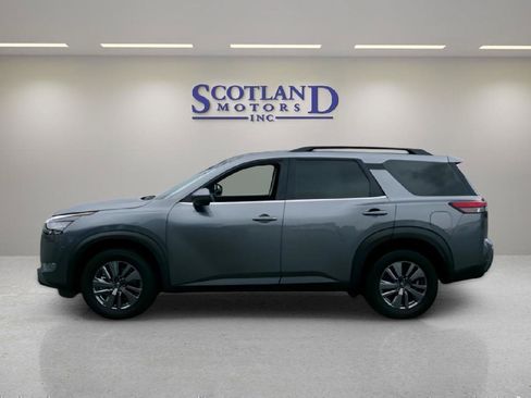 Used 2025 Nissan Pathfinder SV AWD/4WD image 1