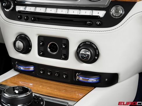 Used 2017 Rolls-Royce Wraith *TWO-TONE INTERIOR * IMMACULAT image 29