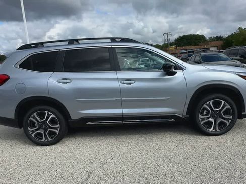 New 2025 Subaru Ascent Limited image 9