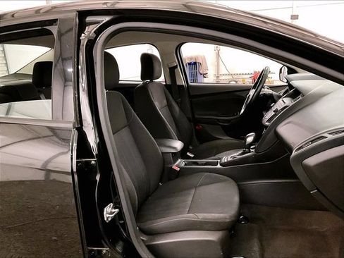 Used 2015 Ford Focus SE w/ SE Sport Package FWD image 8