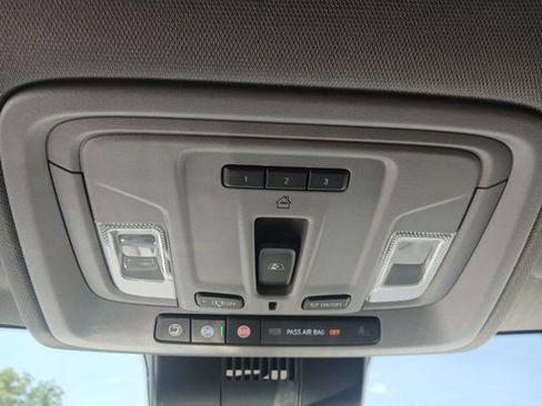 Used 2023 Chevrolet Silverado 1500 RST AWD/4WD image 18