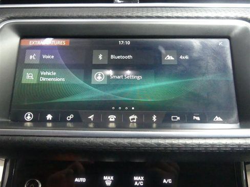 Used 2020 Land Rover Range Rover Evoque S image 40