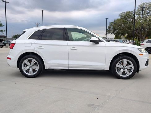 Used 2019 Audi Q5 Prestige w/ Prestige Package image 9