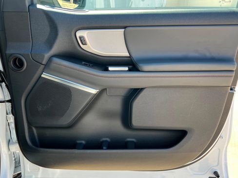 Used 2025 Ford Expedition Active AWD/4WD image 25