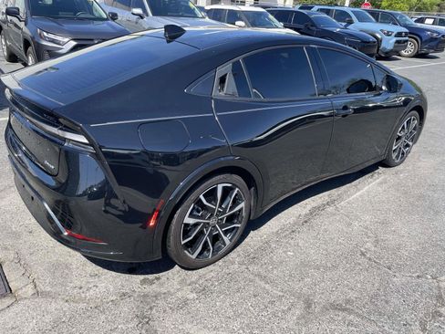 Used 2025 Toyota Prius Plug-In Hybrid image 8