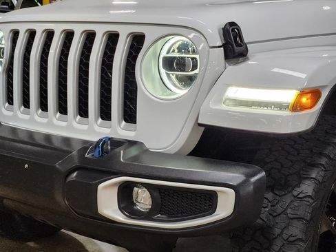 Used 2021 Jeep Wrangler Unlimited Sahara w/ Cold Weather Group AWD/4WD image 14