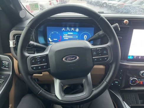 Used 2025 Ford F350 Lariat w/ Black Appearance Package image 10