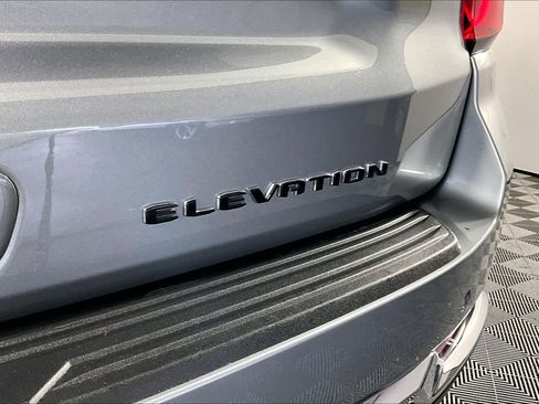Used 2025 GMC Yukon XL Elevation w/ LPO, Yukon Black Package RWD image 10