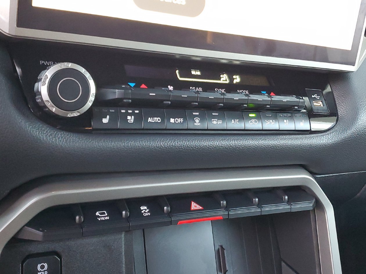Used 2026 Toyota Sequoia Limited AWD/4WD image 22