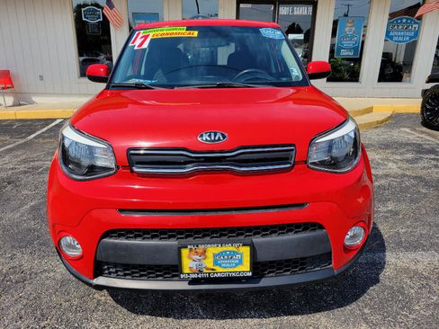 Used 2017 Kia Soul + FWD image 2