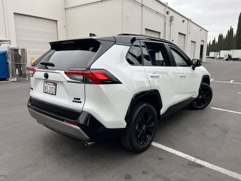 Used 2023 Toyota RAV4 XSE AWD/4WD image 6
