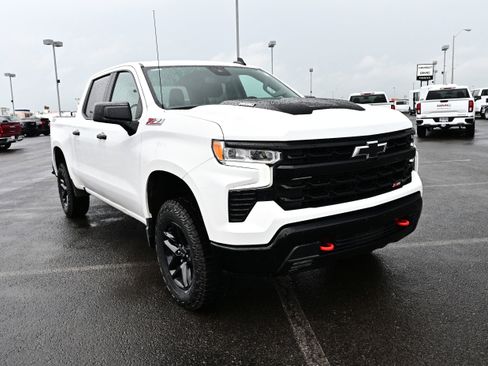 Used 2024 Chevrolet Silverado 1500 LT Trail Boss w/ Protection Package AWD/4WD image 2