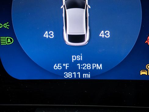 Certified 2025 Porsche Macan Turbo Electric w/ Premium Package AWD/4WD image 12