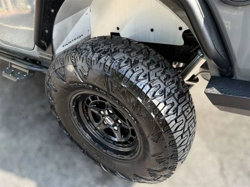 Used 2020 Jeep Wrangler Unlimited Rubicon w/ Steel Bumper Group AWD/4WD image 19