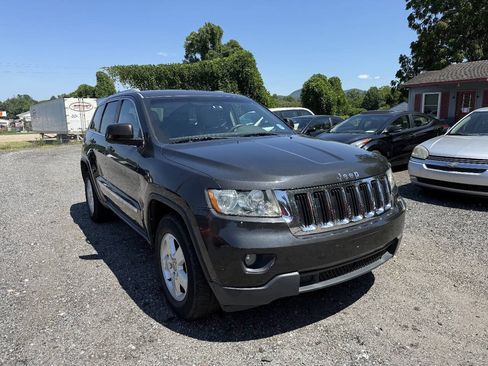Used 2011 Jeep Grand Cherokee Laredo AWD/4WD image 5