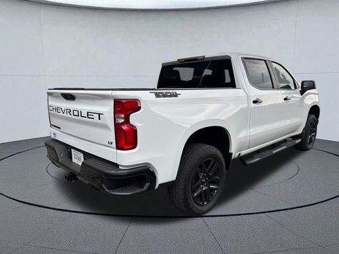 Used 2025 Chevrolet Silverado 1500 LT Trail Boss w/ Dark Appearance Package AWD/4WD image 2