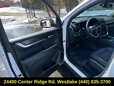 Used 2024 GMC Acadia Elevation FWD image 13