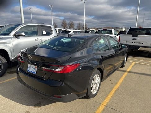Used 2025 Toyota Camry LE image 14