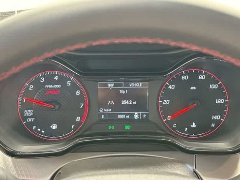 Used 2025 Chevrolet Trax RS FWD image 6