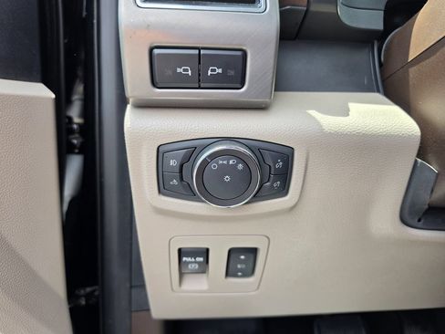 Used 2019 Ford F150 Limited AWD/4WD image 21