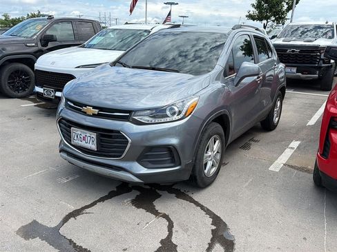 Used 2019 Chevrolet Trax LT w/ LT Convenience Package AWD/4WD image 1