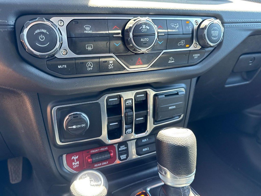 Used 2024 Jeep Wrangler Unlimited Rubicon AWD/4WD image 18