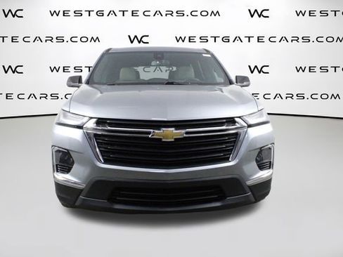 Used 2023 Chevrolet Traverse LS image 4