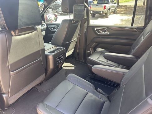 Used 2021 Chevrolet Suburban Z71 w/ Z71 Signature Package AWD/4WD image 21