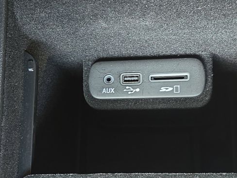Used 2016 Dodge Charger SRT Hellcat w/ Harman/Kardon Audio Group RWD image 19