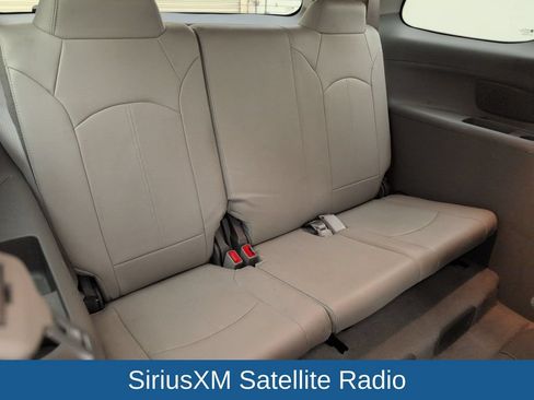 Used 2015 GMC Acadia SLT FWD image 16