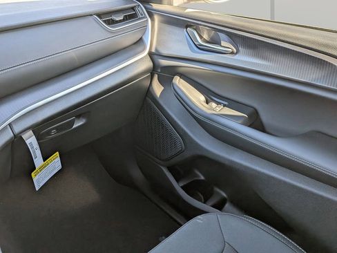 New 2026 Jeep Grand Cherokee Laredo image 17