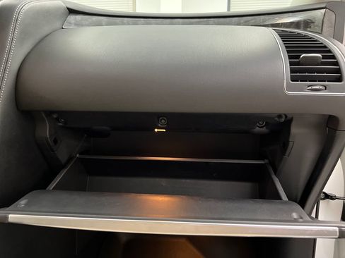 Used 2022 Nissan Armada Platinum w/ Captain's Chairs Package RWD image 40