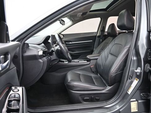 Used 2023 Nissan Altima 2.0 SR image 40