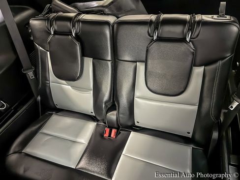 Used 2023 Ford Explorer XLT w/ Equipment Group 202A image 15