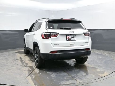 Used 2025 Jeep Compass Limited image 9
