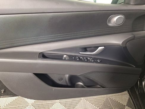 Used 2026 Hyundai Elantra SE FWD image 31